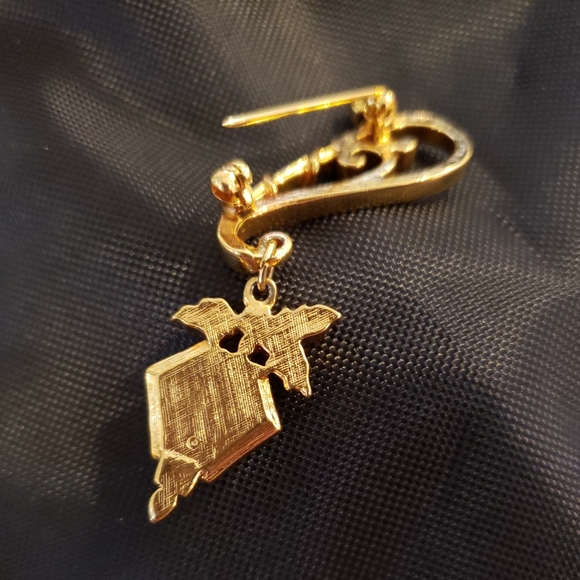 Pretty lantern goldtone holiday pin - Picture 3 of 4